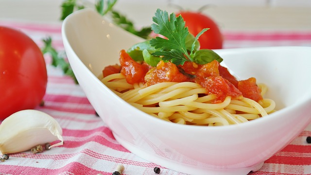 vegetarian pasta and fresh tomato dish